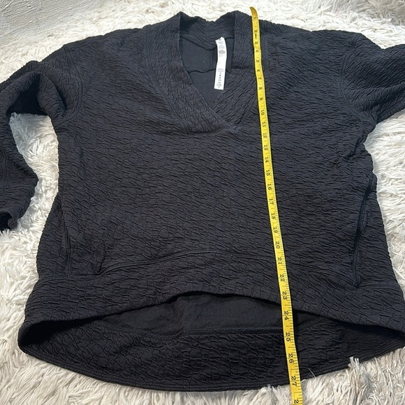 Lululemon Rippled V-Neck Pullover Black - Picture 4 of 7
